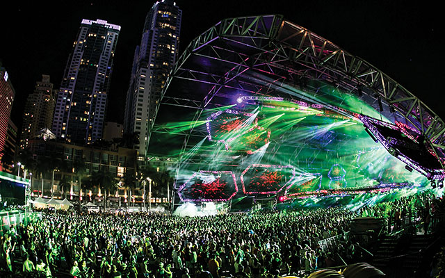 Packed: Ultra Worldwide Stage. Courtesy: Philippe Wuyts